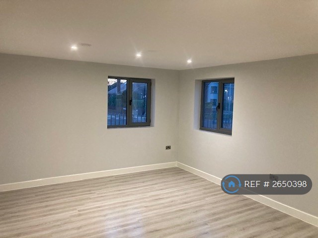 1 bedroom flat in Low Road, Doncaster, DN4 (1 bed) (#2650398)