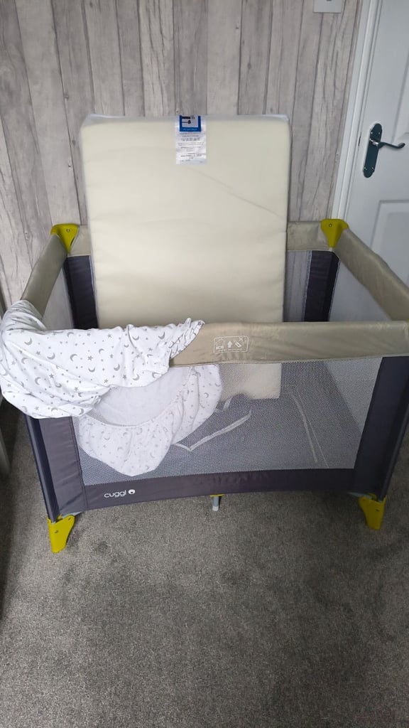 Cuggi travel cot and mattress