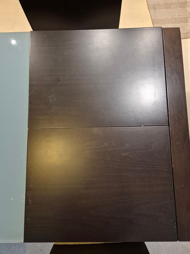Dining Table with 6 Chairs – Extendable, Sturdy & Functional