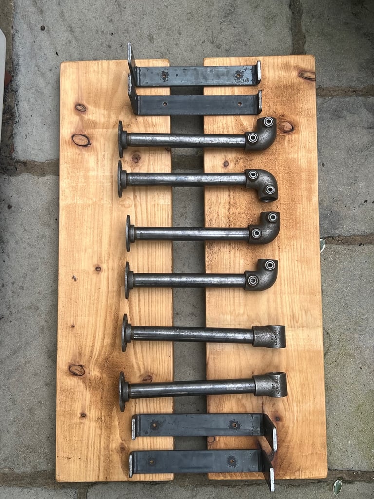 Raw steel shelving pipe unit - industrial look