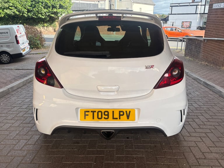 Vauxhall Corsa 1.6T Vxr Artic White edition 