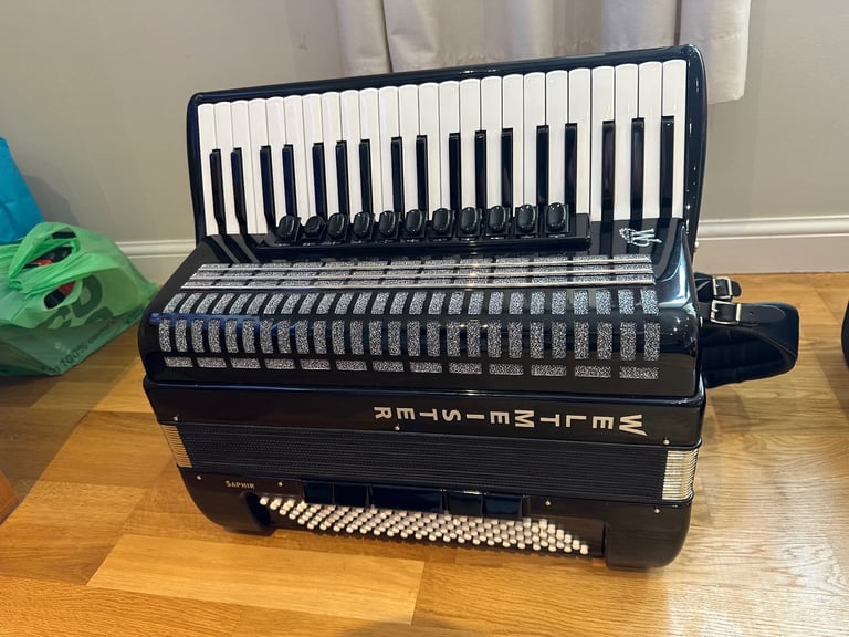 Weltmeister 120 Bass Piano Accordion 