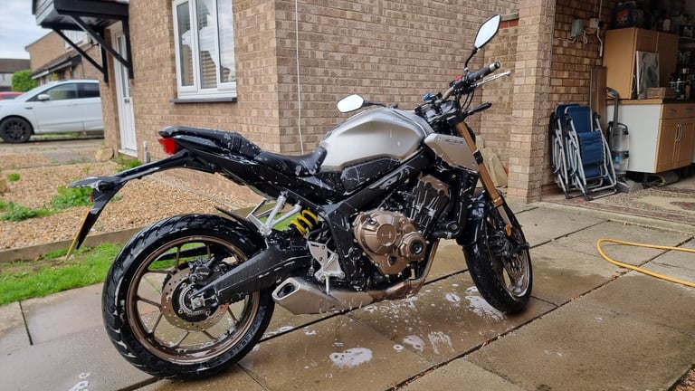 Honda CB650R, Silver, 2021, 650cc, A2 Restricted, Low mileage, fresh MOT and service