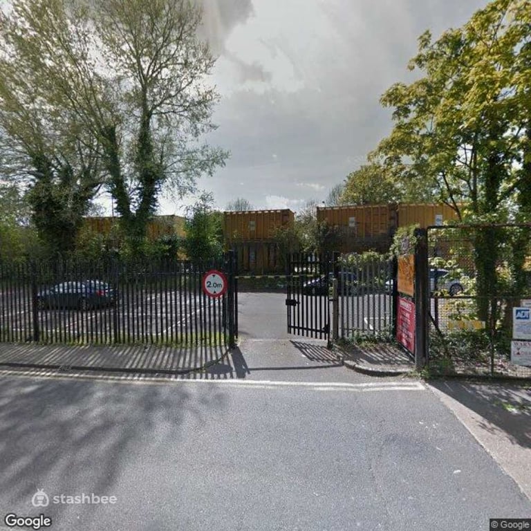 image for Shipping Container to rent in Brentford (TW8) | Stashbee