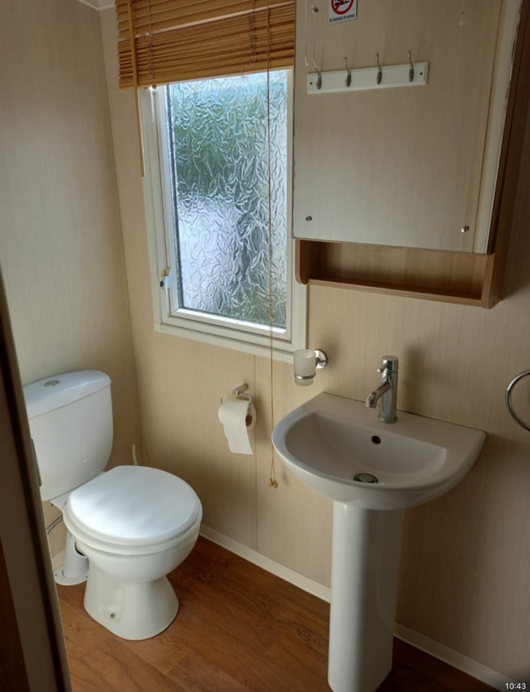 CARAVAN FOR HIRE HAVEN CAISTER ON SEA GREAT YARMOUTH NORFOLK 