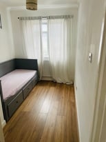 Single room to rent