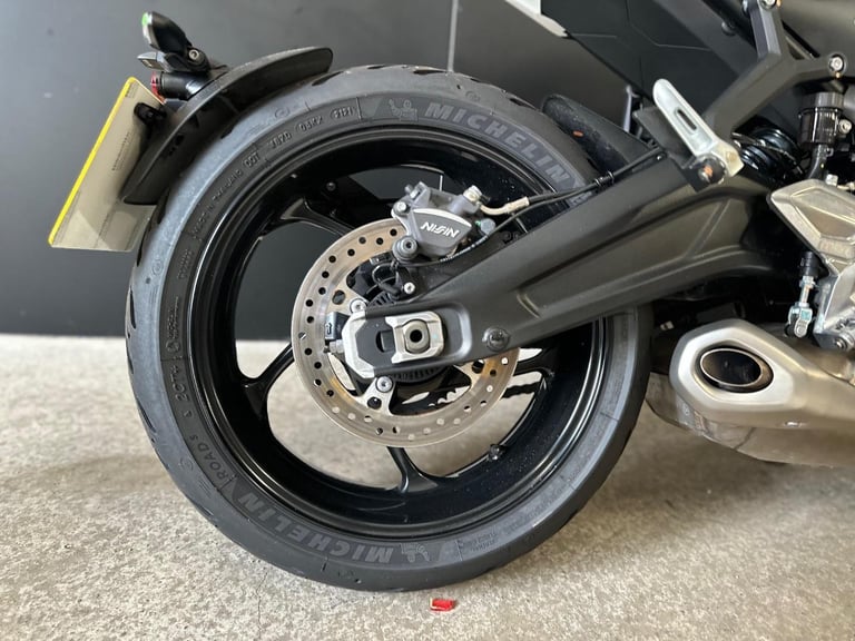 STUNNING ONE OWNER 2022/72 TRIUMPH TRIDENT 660 MOTORCYCLE 