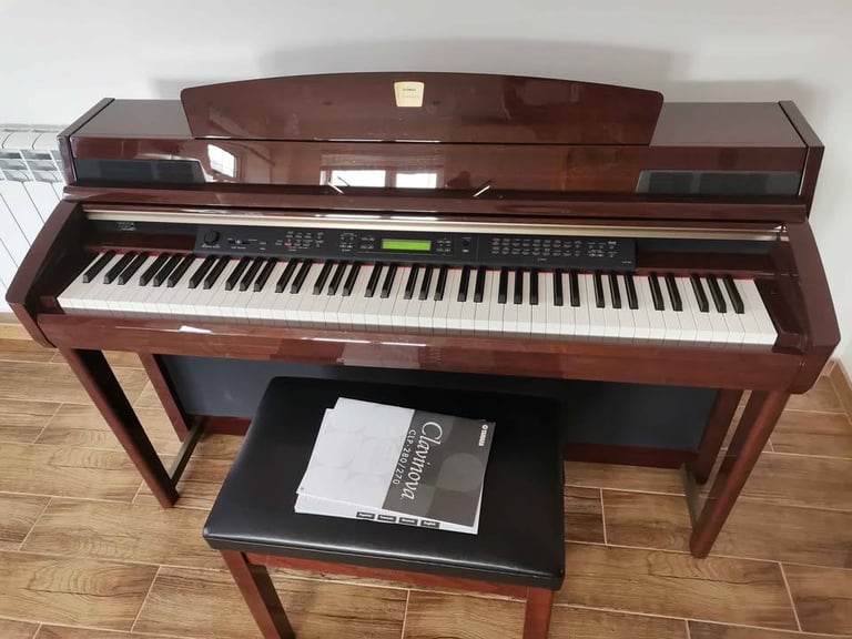 CAN DELIVER - YAMAHA CLAVINOVA CLP-280 DIGITAL PIANO WITH GH3 KEYBOARD IN VERY GOOD CONDITION