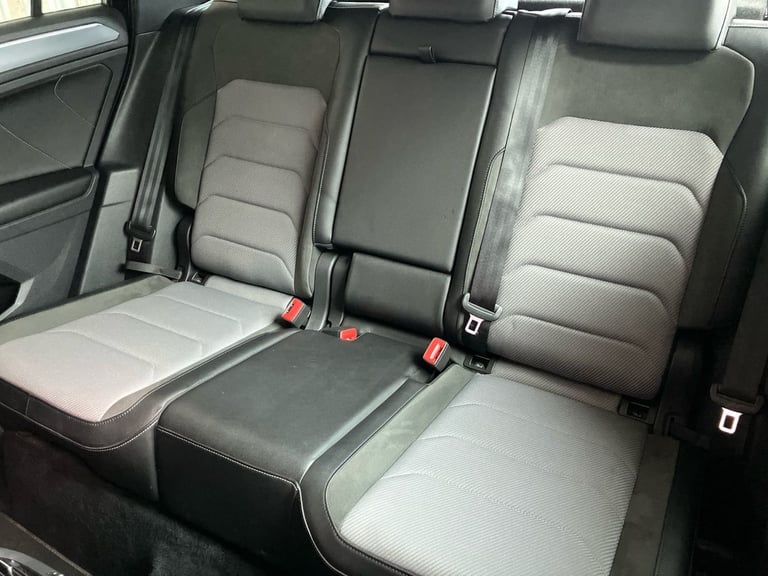 2017 Volkswagen Tiguan 2.0 TDi 150 4Motion R-Line 5dr SUV DIESEL Manual