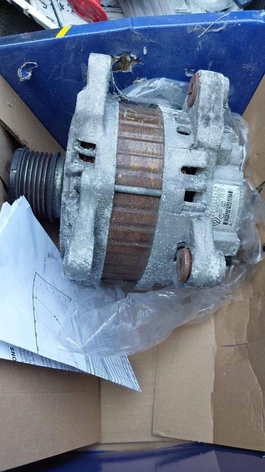 image for Car alternator 12v 210A from Renault Scenic