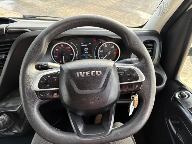 2022 Iveco Daily 3.0 35-160 euro6 twin rear wheel manual 15ft Luton box van 