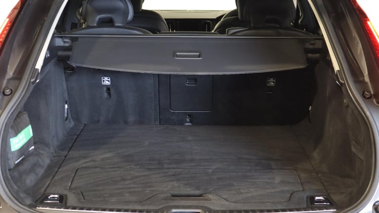 2021 Volvo V90 Cross Country B5 (P) AWD (Lounge &amp; Climate Pack, Sunroof, 360 Camera, Pilot As...