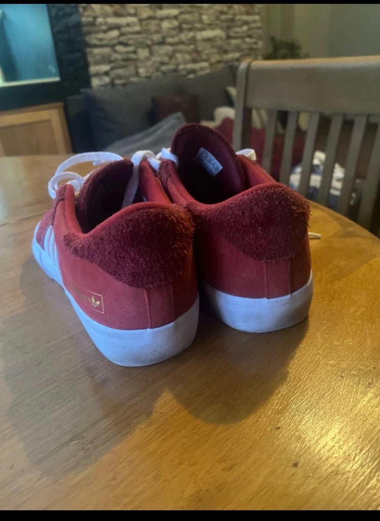 Men’s adidas trainers size 9