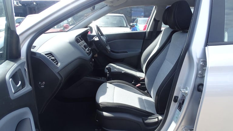 HYUNDAI I20 1.2 Blue Drive S Silver Manual Petrol 2016