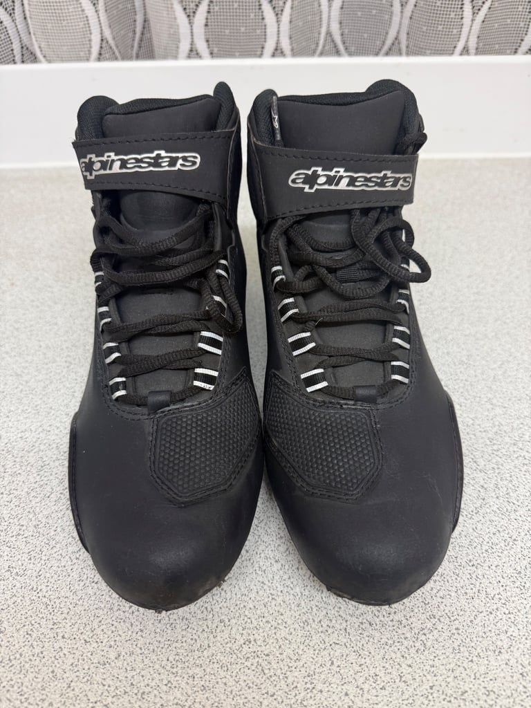 moterbike boots size 6 