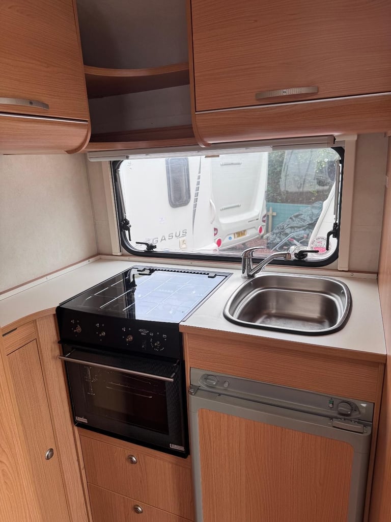 Adria Altea 360LT, Yr.2009, 2 Berth, mover, air awning 