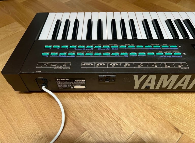 Yamaha DX21 FM Synthesizer