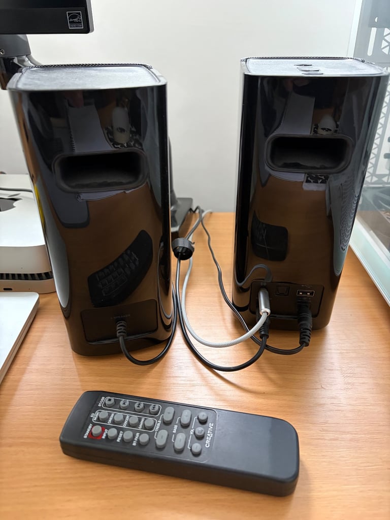 Creative T100 Computer Speakers