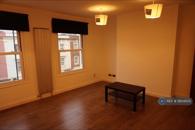 1 bedroom flat in St Pauls, Bristol, BS2 (1 bed) (#2654503)