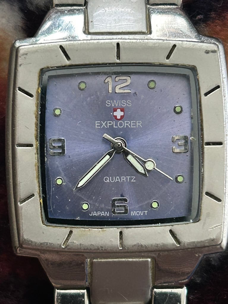 Swiss explorer quartz outlet watch