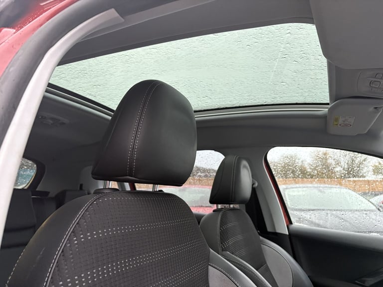 PEUGEOT 2008 1.2 PureTech Allure 2015