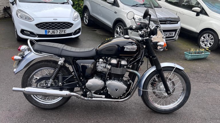 image for 2014 Triumph BONNEVILLE Bonneville T100 2 owners fsh hpi clear 14 reg 6027 miles stunning. Classi...