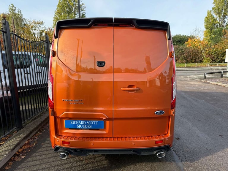 2023 Ford Transit Custom 2.0 EcoBlue 170ps Low Roof Limited Van PANEL VAN DIESEL Manual