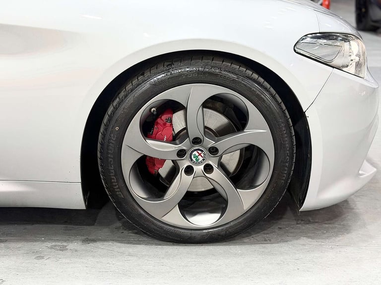 2017 Alfa Romeo Giulia 2.2 JTDM-2 180 Speciale 4dr Auto SALOON DIESEL Automatic