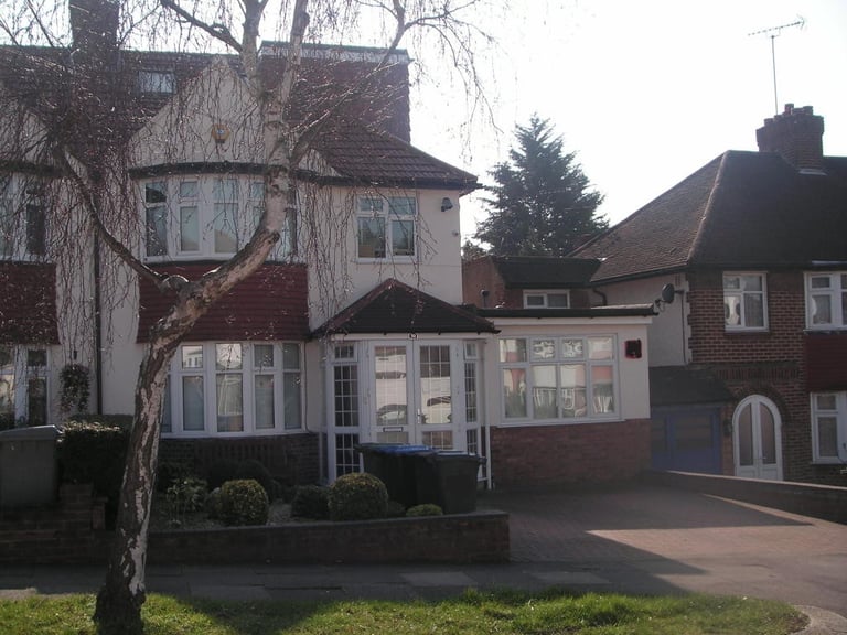 Impressive 4 bedrooms semi detached house available to rent in Wembley HA9 in Wembley, London