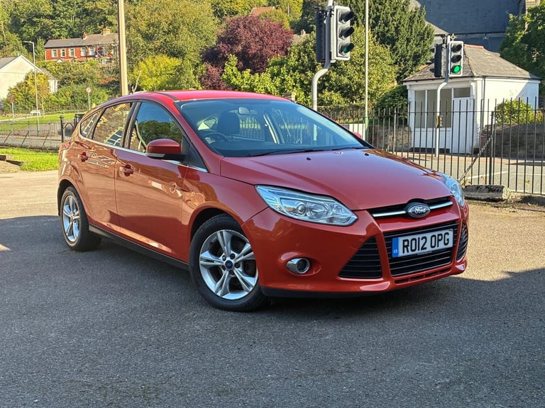 2012 Ford Focus 1.6 125 Zetec 5dr Powershift HATCHBACK Petrol Automatic