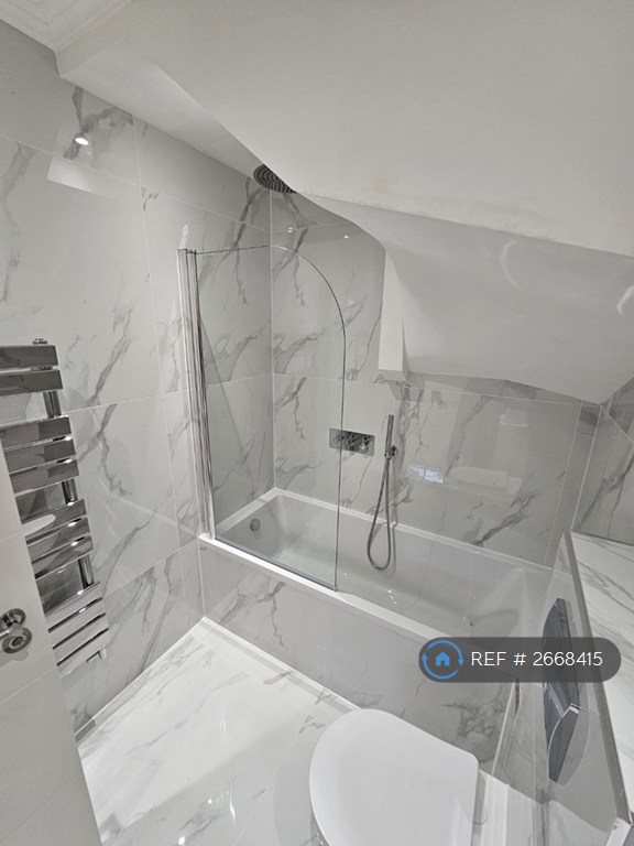 1 bedroom flat in Chatsworth Road, London, NW2 (1 bed) (#2668415)