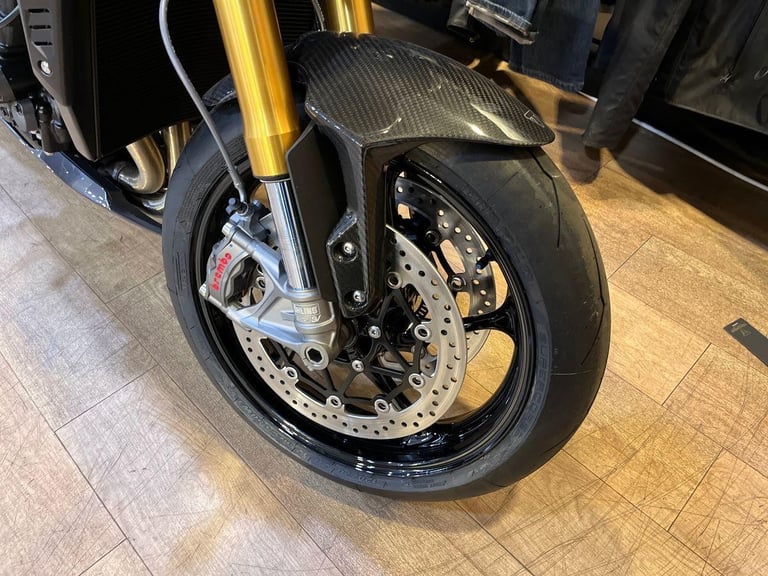 2025 Triumph Speed Triple 1200 RX Petrol yellow 6 Speed