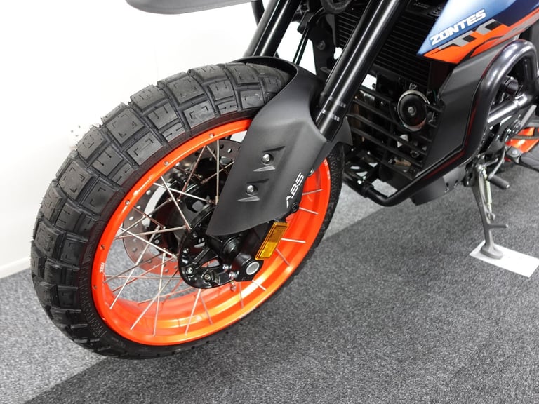 Zontes ZT125-U1 LCD. Stunning Hypermotard 125cc. Keyless & More!