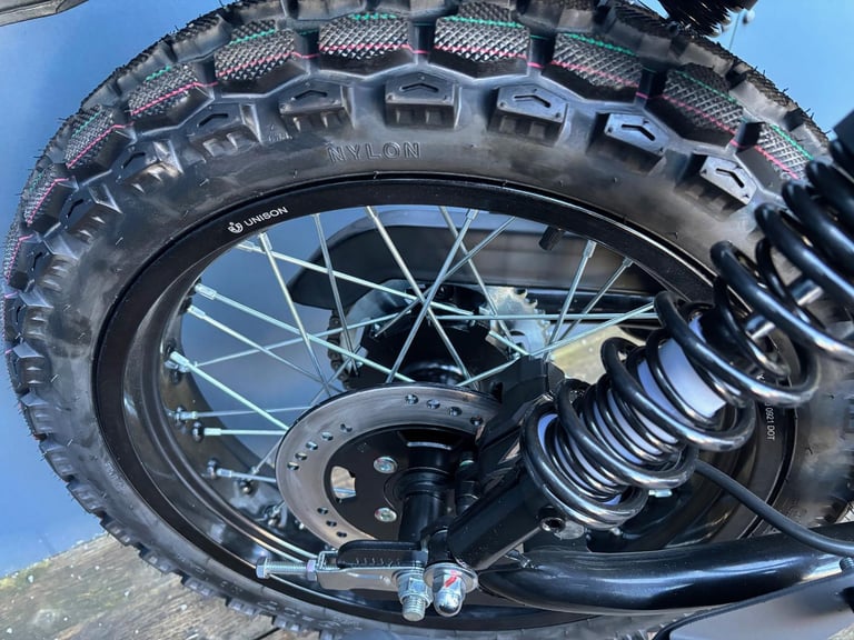 BIKE OF THE WEEK - Bluroc Legend 125cc Scrambler Motorcycle Mutt Bullit 125 