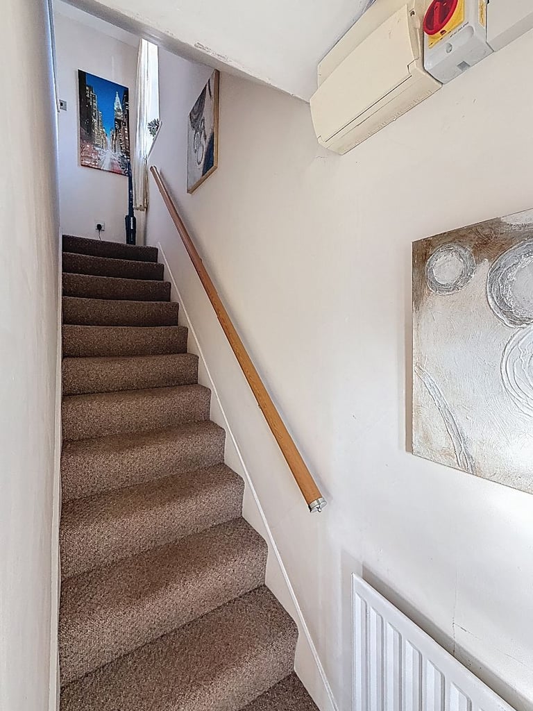 2 bedrooms in ROOM IN Braithwell Drive, Stoke-on-Trent, Staffordshire, ST2 7NT