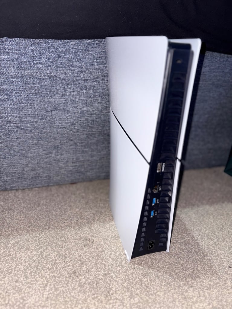 PS5 Slim Edition – Full Gaming Setup (Like New)