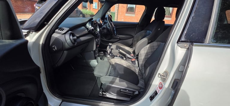 2015 MINI Hatch 1.5 Cooper 5dr HATCHBACK Petrol Manual