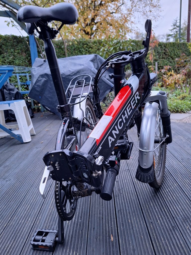 Folding E Bikes with 20" wheels, very good condition, ready to go