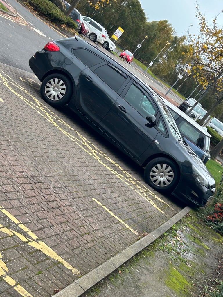 image for Vauxhall, ASTRA, Estate, 2013, Manual, 1686 (cc), 5 doors