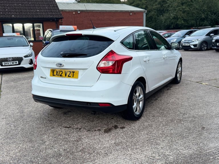 2012 Ford Focus 1.6 Zetec Euro 5 5dr HATCHBACK Petrol Manual