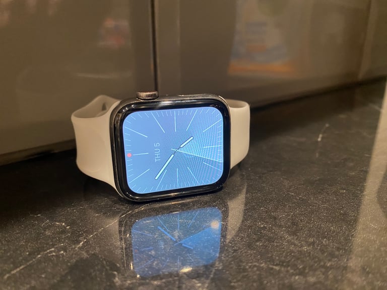 Apple watch series 4 gumtree online