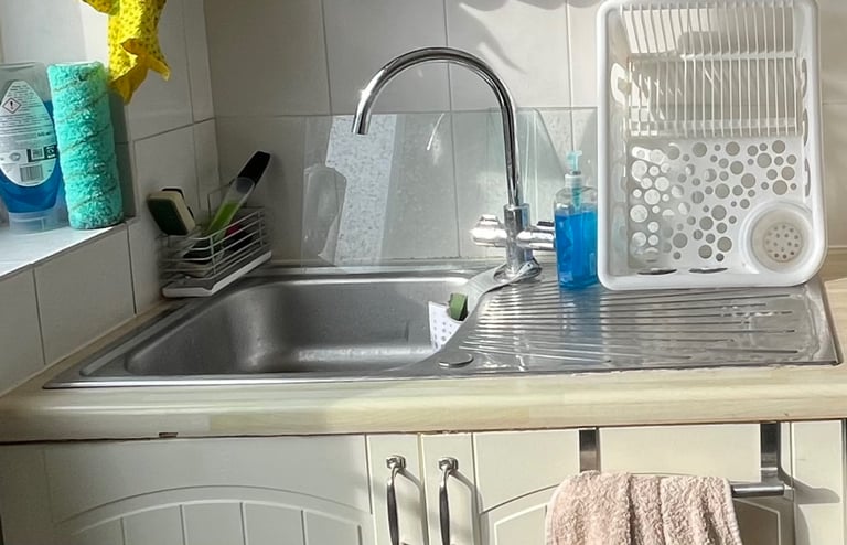 Kitchen Sink and Mixer Tap