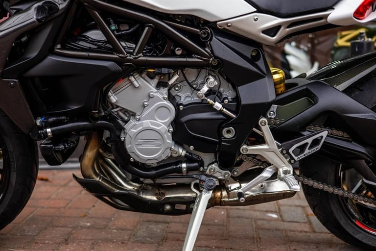 MV Agusta Brutale LOW MILES ! CARBON ! STUNNING