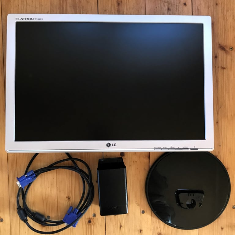 image for LG Flatron colour LCD 19 inch monitor, with stand & serial lead. No power lead. UNTESTED. £20 ovno