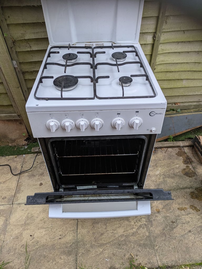 Eye level grill gas cooker