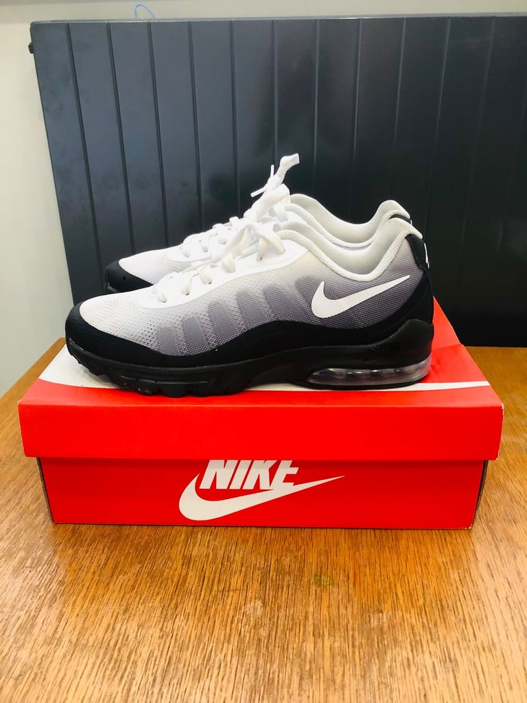 image for Nike Air Max Invigor Trainers size 8 Men’s – £40 (Negotiable)