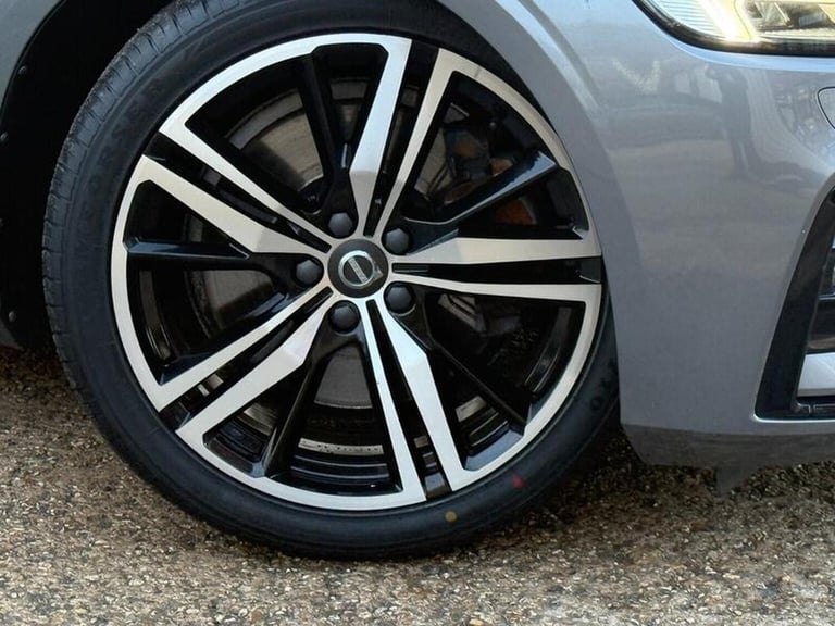 VOLVO S60 2.0 T5 R-Design Edition Auto Euro 6 (s/s) 4dr 2019