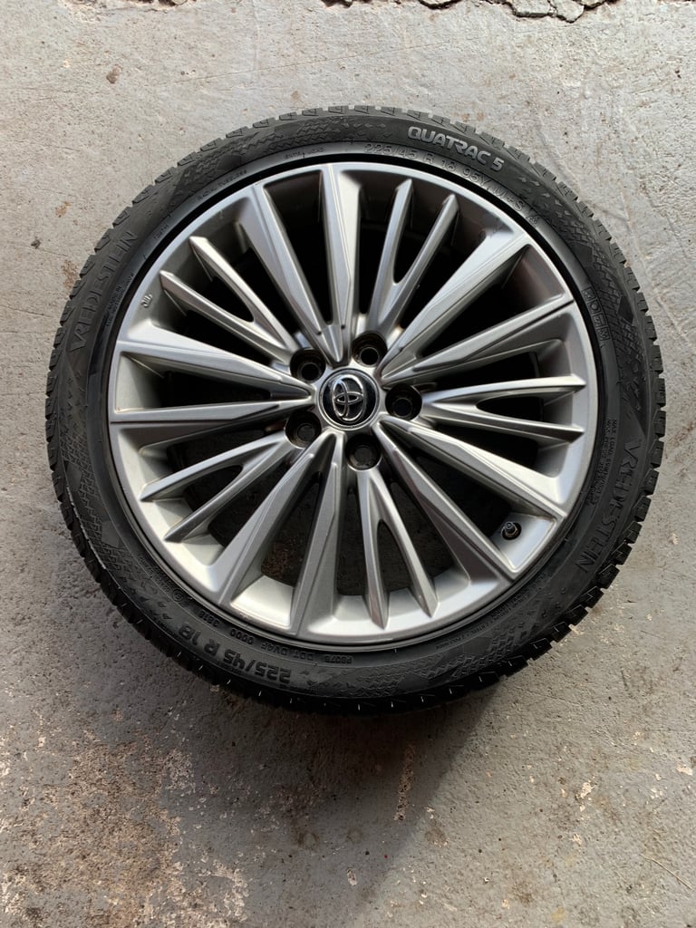 Alloy wheel and tyre