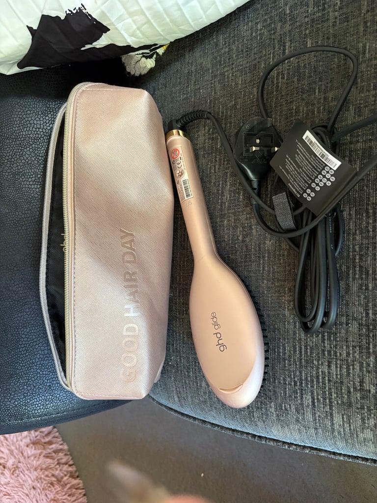 BNIB GHD smoothing hot brush 