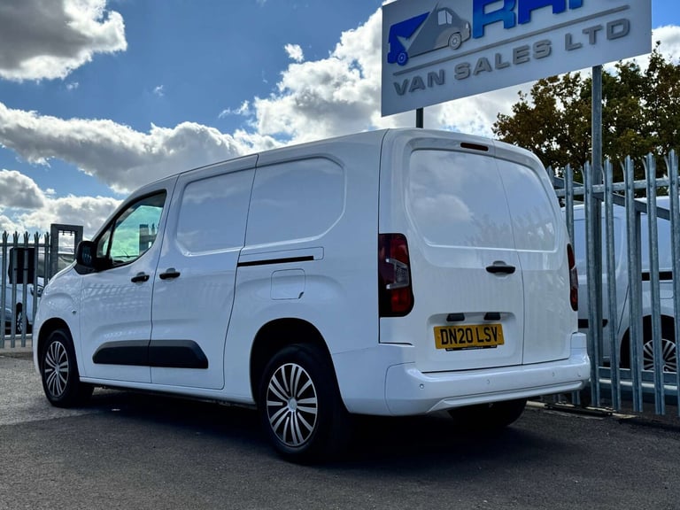 2020 Vauxhall Combo 2300 1.5 Turbo D 100ps H1 Sportive Van PANEL VAN DIESEL Manual